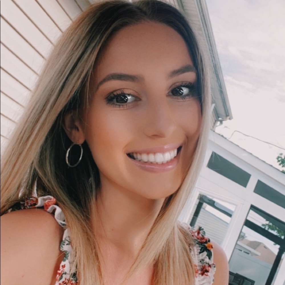 Meet your Posher, Jaclyn